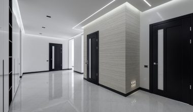 usi metalice apartament