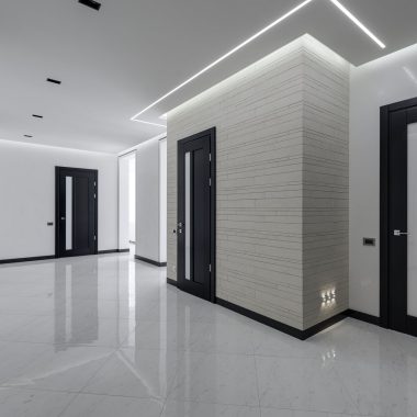 usi metalice apartament