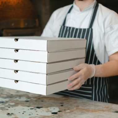 comanda de pizza la domiciliu