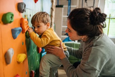 Cum gestionez situațiile de teamă sau ezitare la copiii foarte mici?